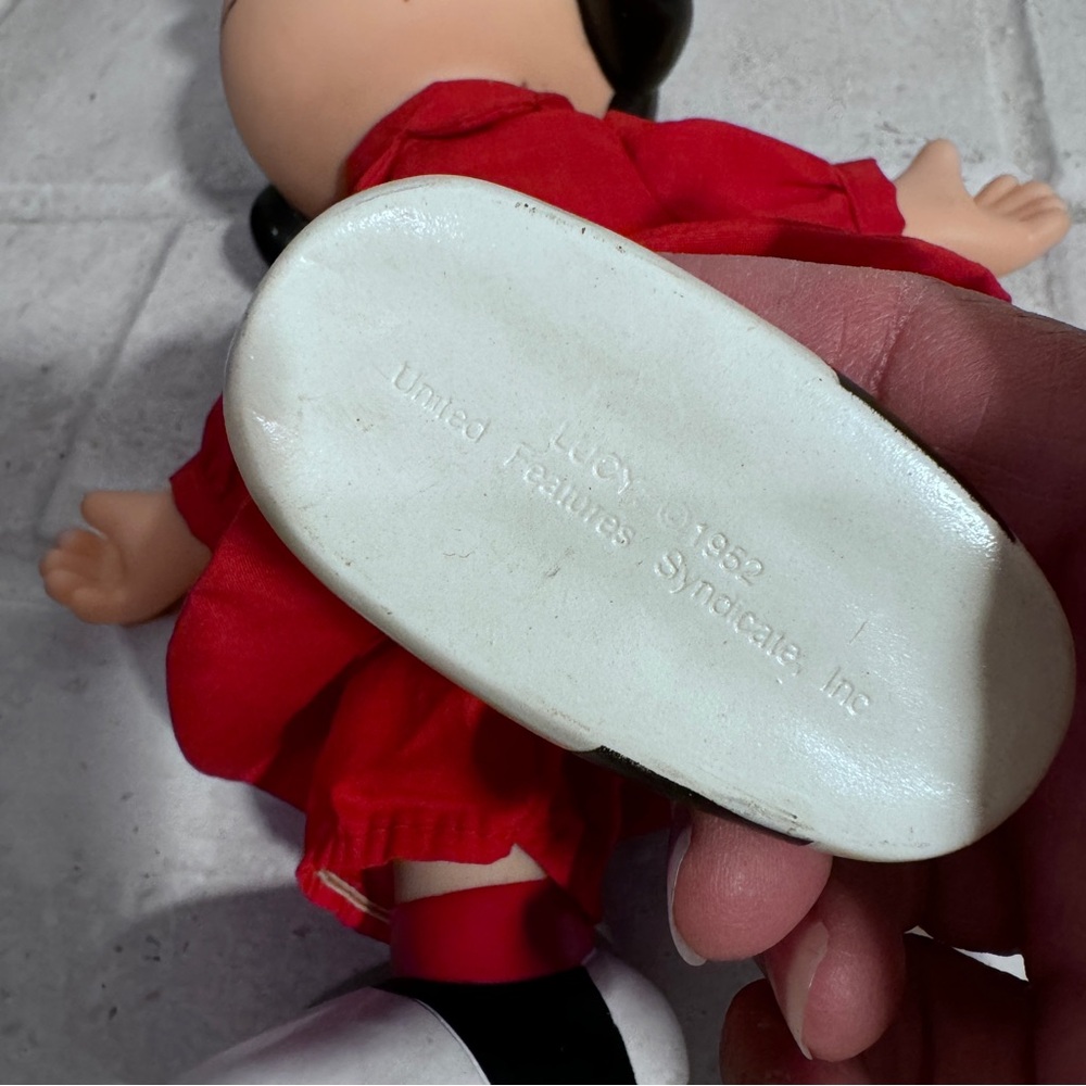 Vintage Applause Lucy Van Pelt Peanuts Doll 1952-1966 United Features Sy… - Picture 3 of 11